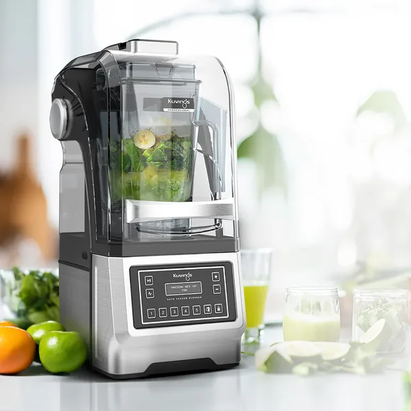 Kuvings CB1000 Vakuum-Blender im Einsatz